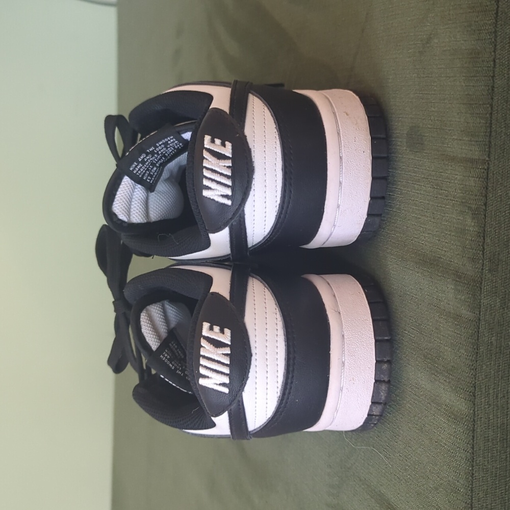 Nike Panda Dunks - Picture 3 of 4